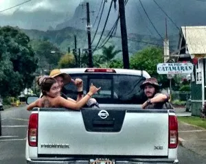 moving hawaii riding in back of a truck