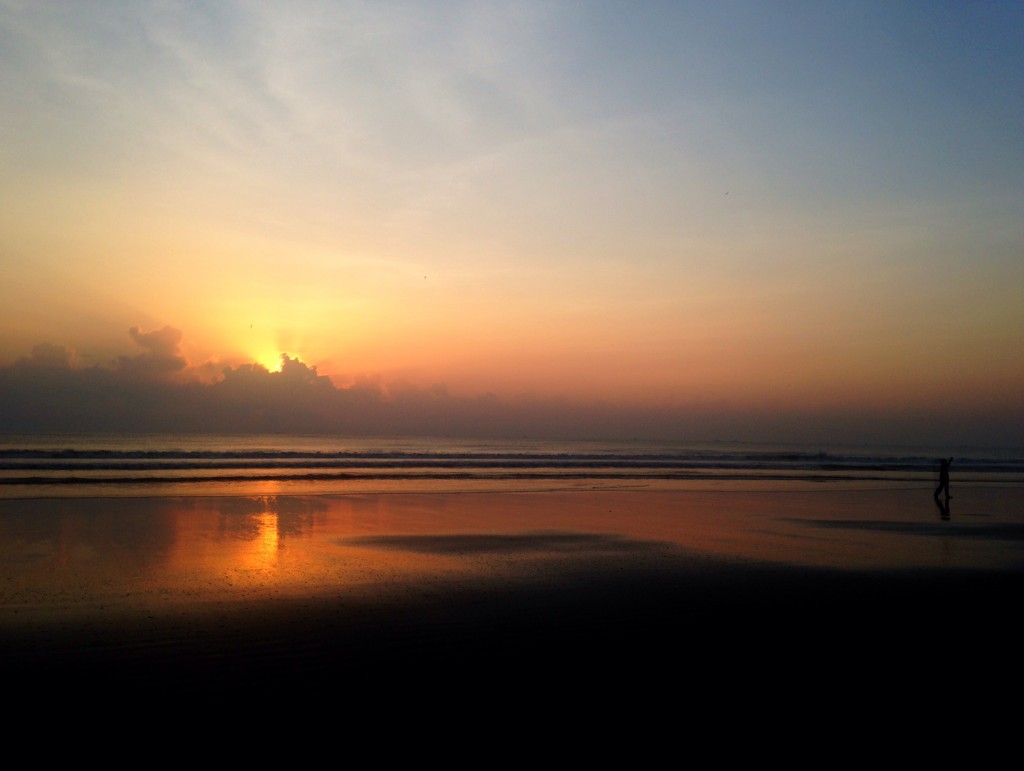 Kuantan what to do: morning sunrise on Balok beach