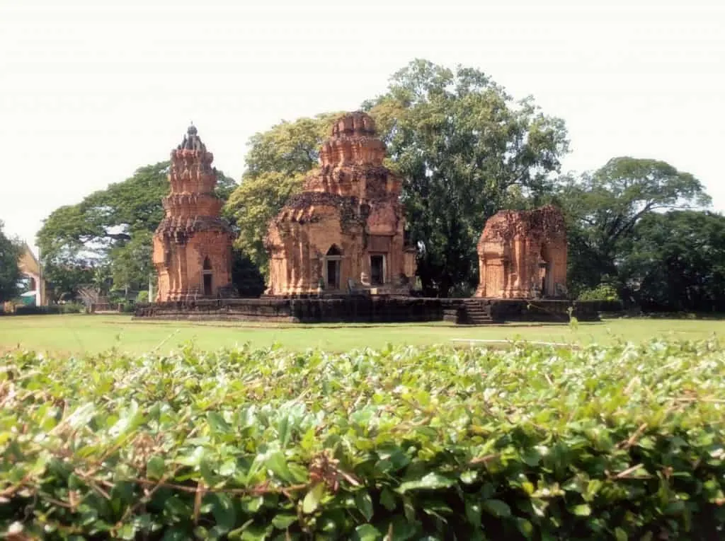 prasat sihoraphum isaan the heart of thailand