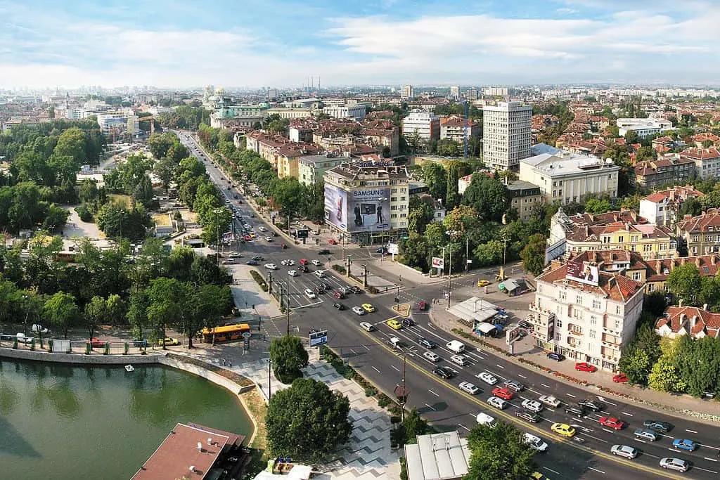 Central Sofia including The Largo, Lake Ariana and Borisova gradina. Photo Credit: By Boby Dimitrov from Sofia, Bulgaria (Downtown Sofia) [CC BY-SA 2.0 (https://creativecommons.org/licenses/by-sa/2.0)], via Wikimedia Commons