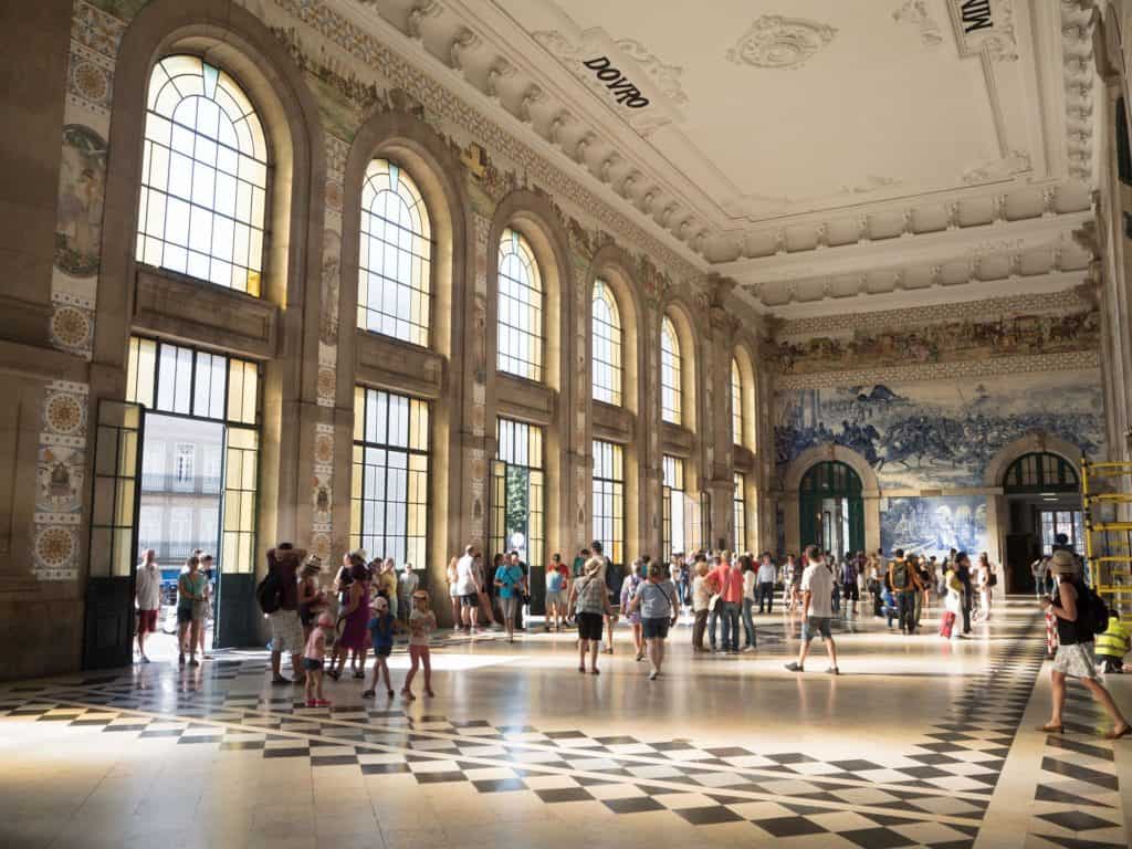 porto train station