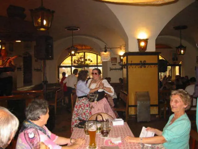 top 10 things to do in Munich - Hofbrauhaus