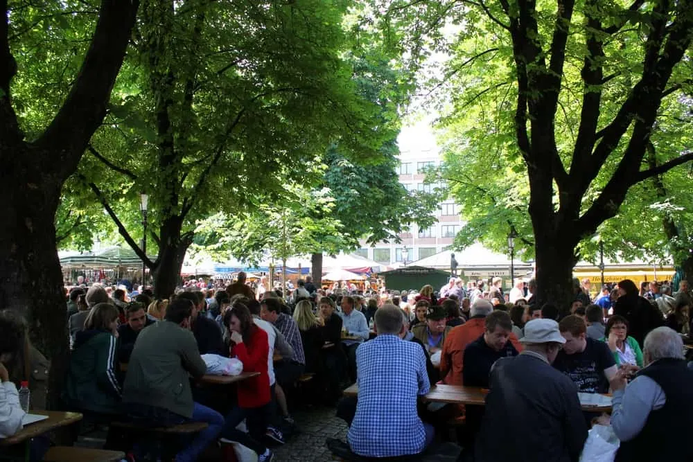 fun things to do in Munich - Viktualienmarkt