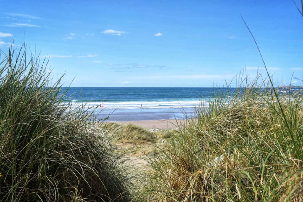 what to see in sligo: strandhill beach