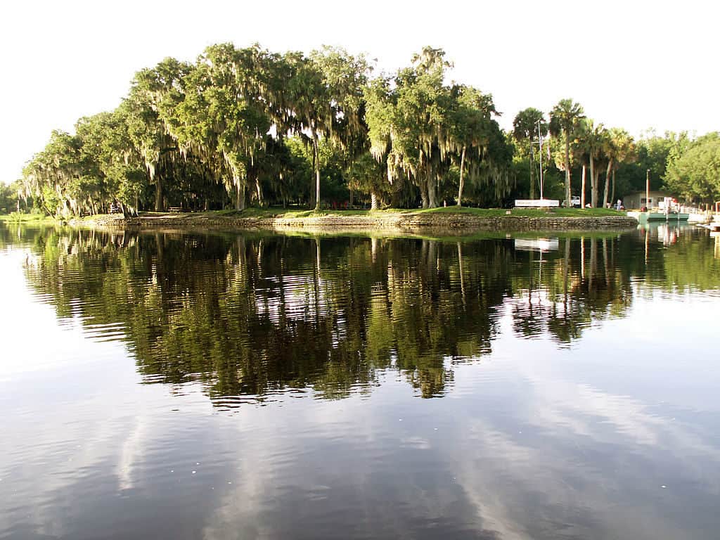 1024px Hontoon Island State Park St. Johns River