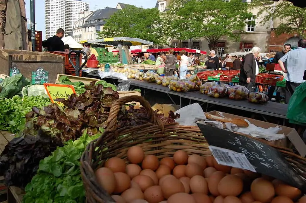 1024px Marche des Lices etals