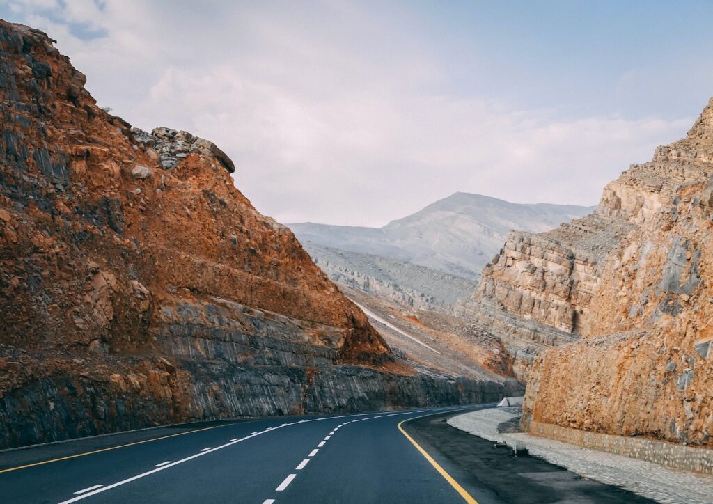 ras al khaimah highway through mountains