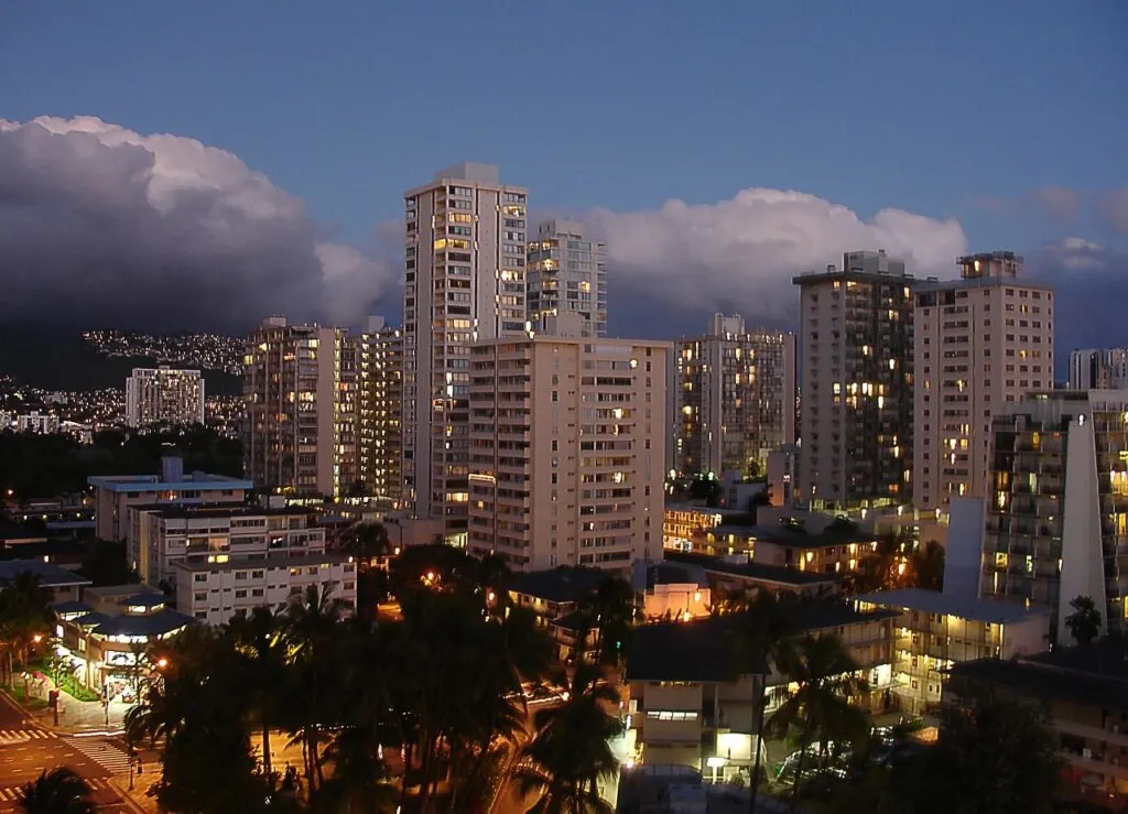 honolulu at night