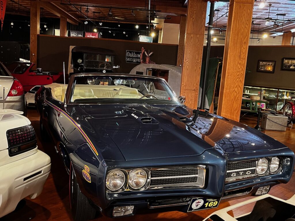 pontiac oakland museum